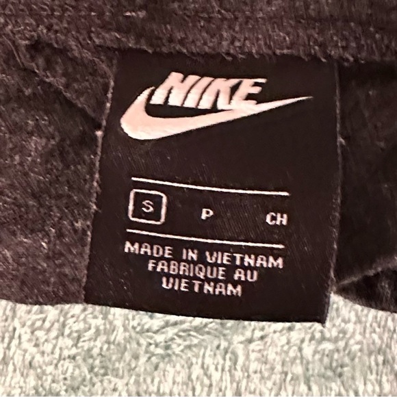 Nike Women's Black Shorts
T3 - Picture 7 of 10